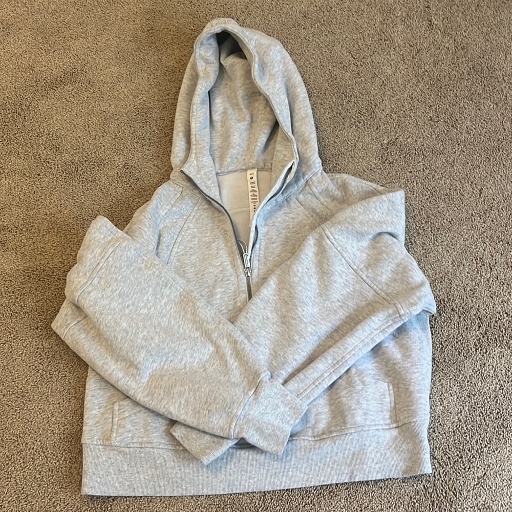 Brand new, half zip, xs/s scuba in gray